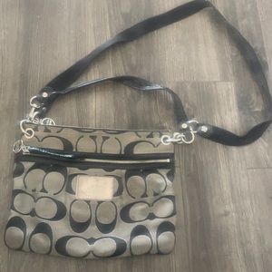 Coach bag. Shoulder style.